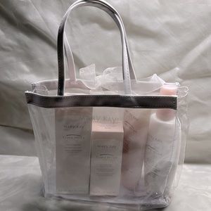 Mary Kay - Timewise Set (4) NWOT